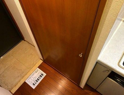 (玄関)