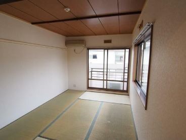 (居間)