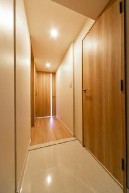 ※写真は同タイプ住戸です。(玄関)