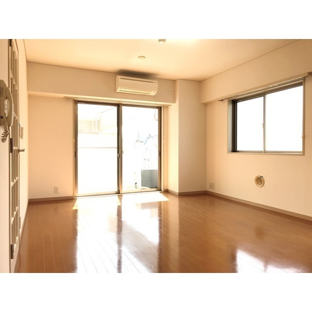 (居間)