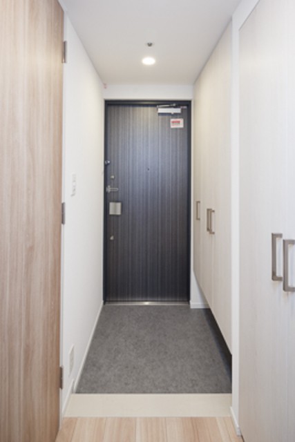 ※写真は同タイプ住戸です。(玄関)