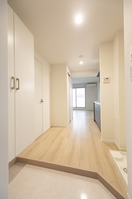 ※写真は同タイプ住戸です。(玄関)