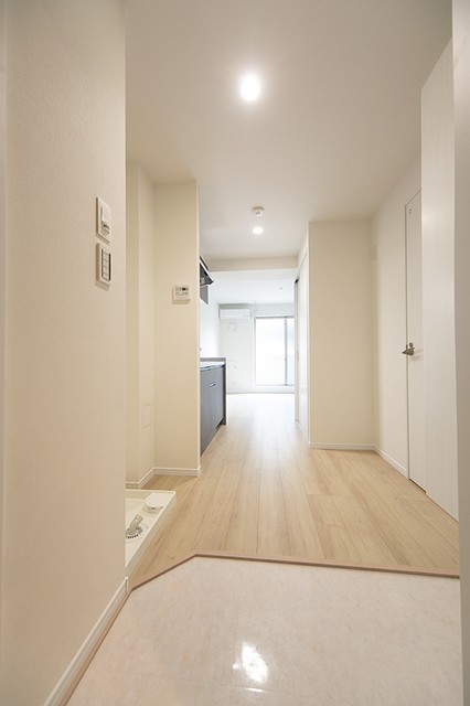 ※写真は同タイプ住戸です。(玄関)