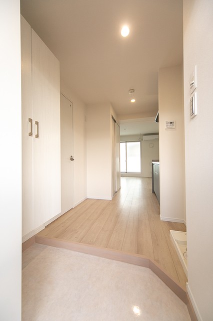 ※写真は同タイプ住戸です。(玄関)