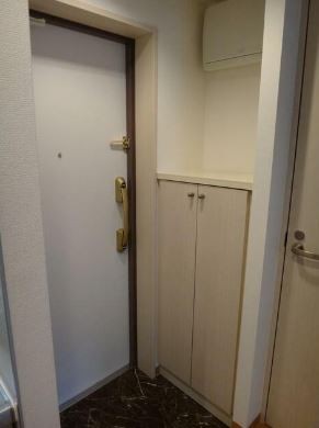 ※同仕様写真を含む(玄関)