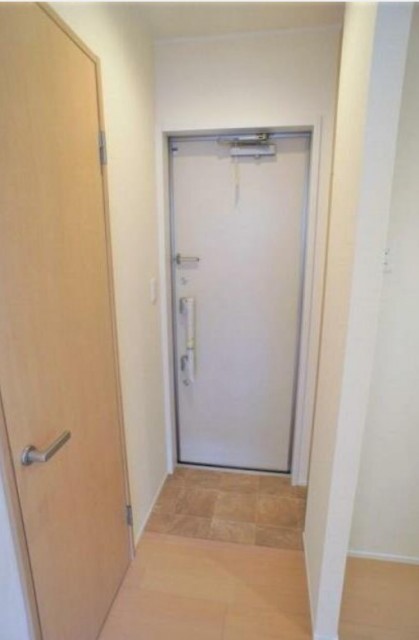 ※同仕様写真含む(玄関)