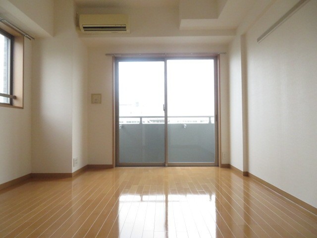 (居間)