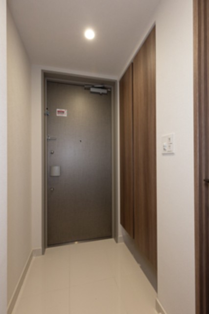 ※写真は同タイプ住戸です。(玄関)