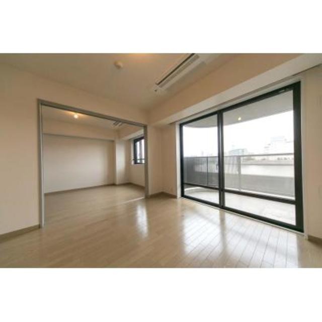 ※写真は同タイプ住戸です。(居間)