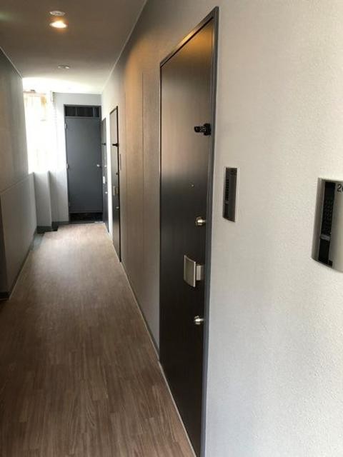 ※写真は同タイプ住戸です。(玄関)