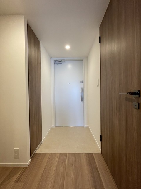 ※写真は同タイプ住戸です。(玄関)