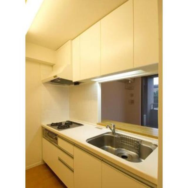 ※写真は同タイプ住戸です。(キッチン)