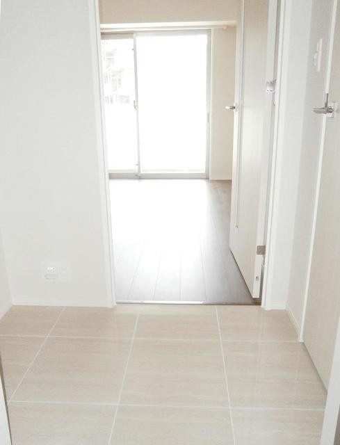 ※写真は同タイプ住戸です。(玄関)