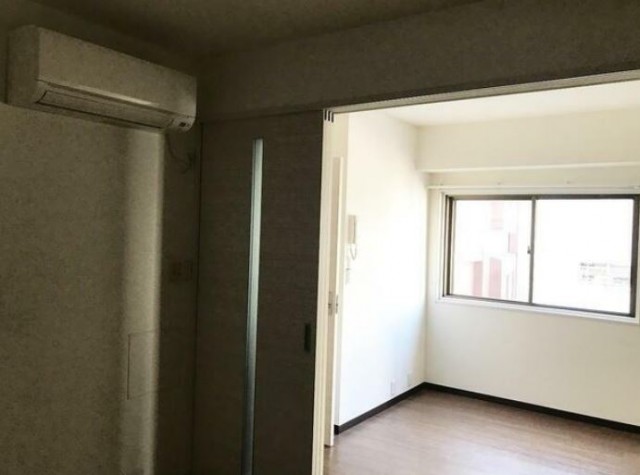 (居間)