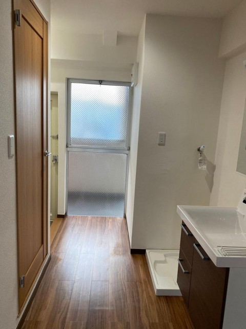 ※同仕様写真含む(玄関)