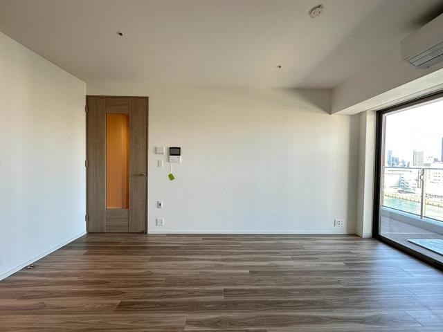 ※写真は同タイプ住戸です。(居間)