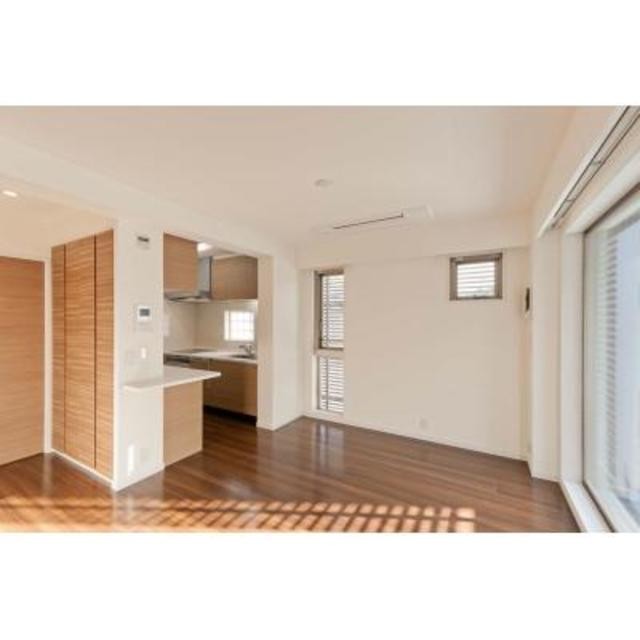 ※写真は同タイプ住戸です。(居間)