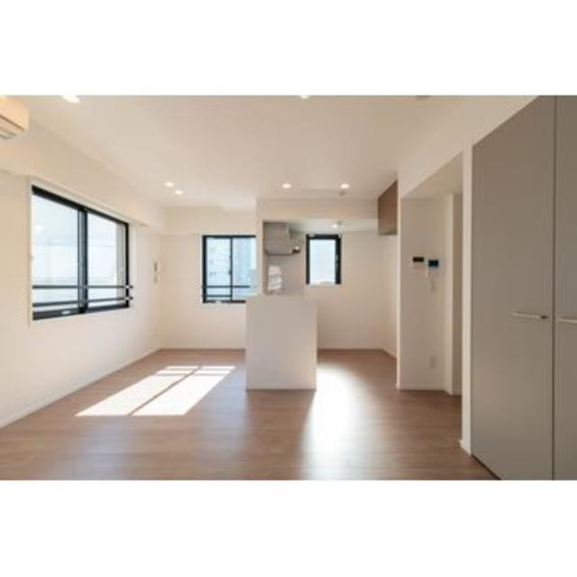 ※写真は同タイプ住戸です。(居間)