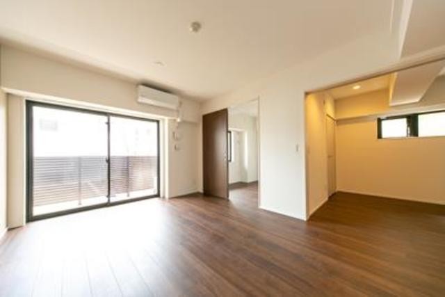 ※写真は同タイプ住戸です。(居間)