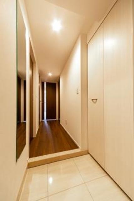 ※写真は同タイプ住戸です。(玄関)