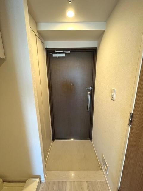 ※写真は同タイプ住戸です。(玄関)