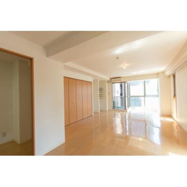 ※写真は同タイプ住戸です。(居間)