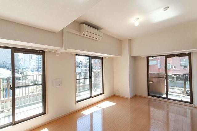 ※写真は同タイプ住戸です。(居間)