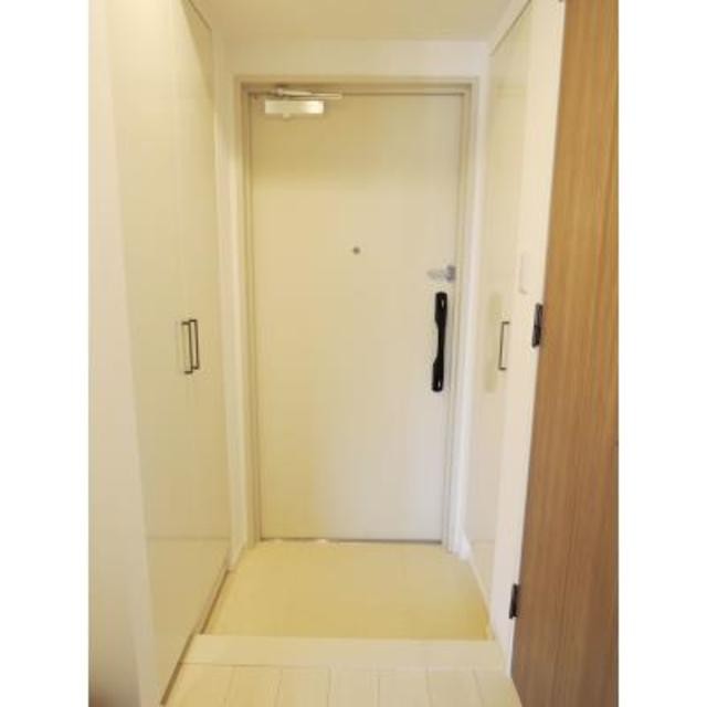 ※写真は同タイプ住戸です。(玄関)