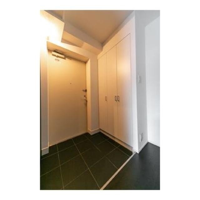 ※写真は同タイプ住戸です。(玄関)