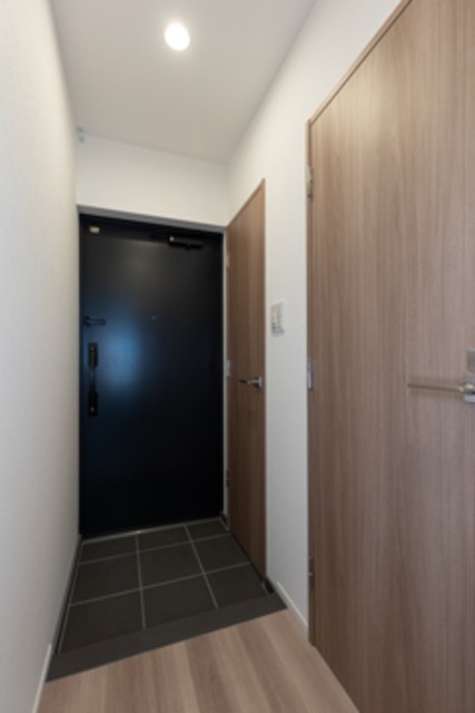※写真は同タイプ住戸です。(玄関)