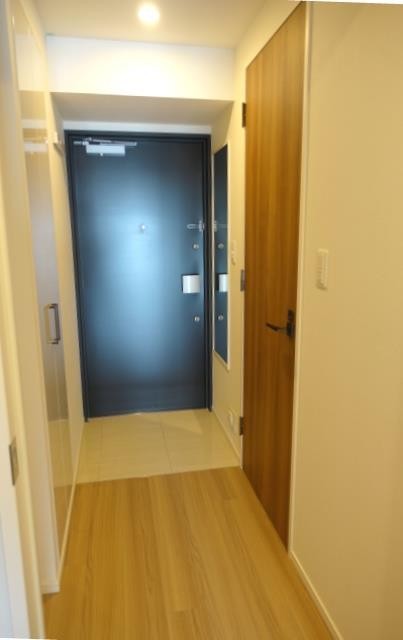 ※写真は同タイプ住戸です。(玄関)