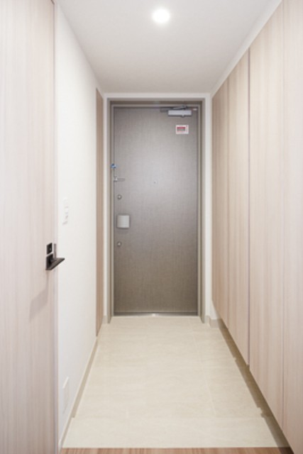 ※写真は同タイプ住戸です。(玄関)