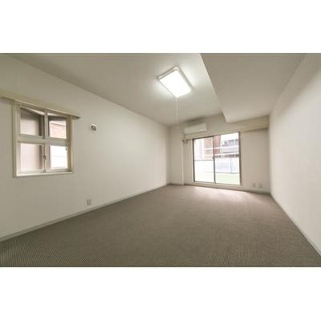 ※写真は同タイプ住戸です。(居間)