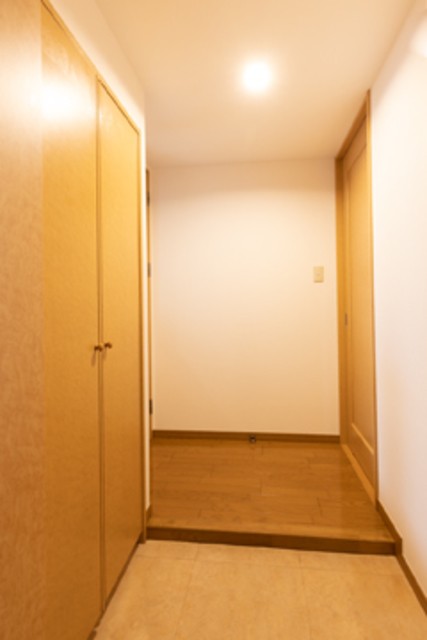 ※写真は同タイプ住戸です。(玄関)