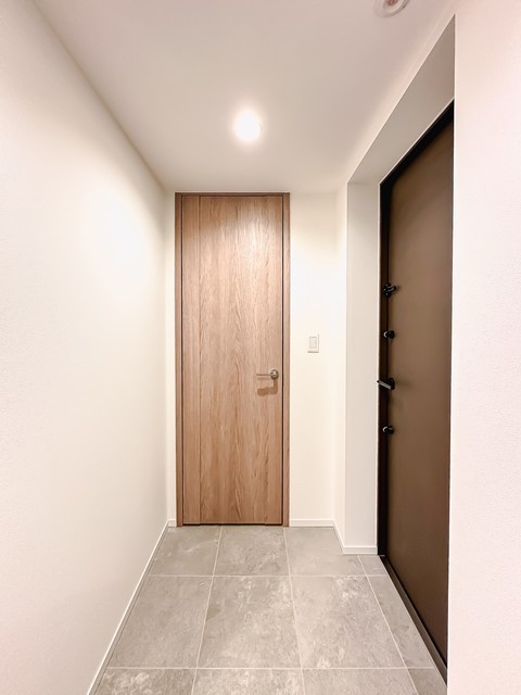 ※写真は同タイプ住戸です。(玄関)