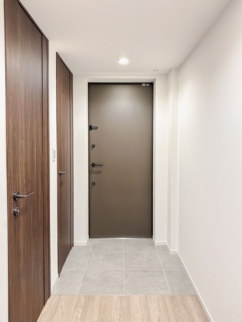 ※写真は同タイプ住戸です。(玄関)