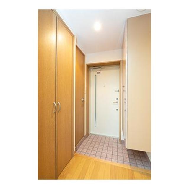 ※写真は同タイプ住戸です。(玄関)