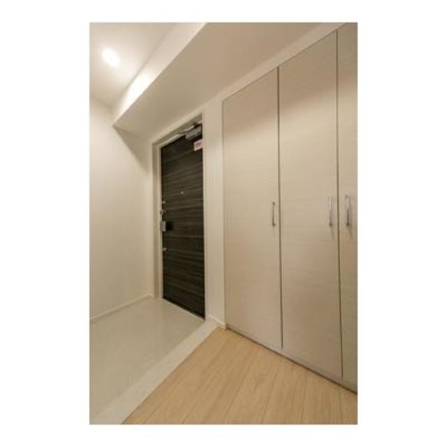 ※写真は同タイプ住戸です。(玄関)