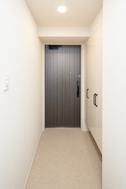 ※写真は同タイプ住戸です。(玄関)
