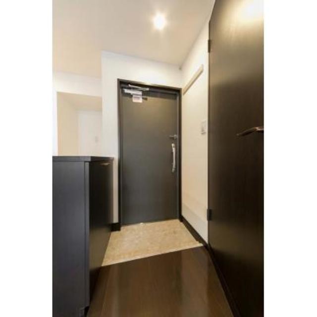 ※写真は同タイプ住戸です。(玄関)