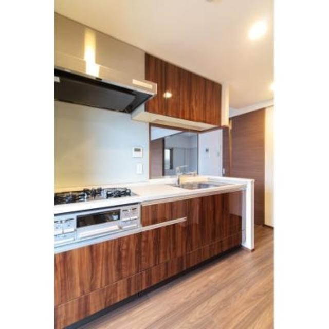 ※写真は同タイプ住戸です。(キッチン)