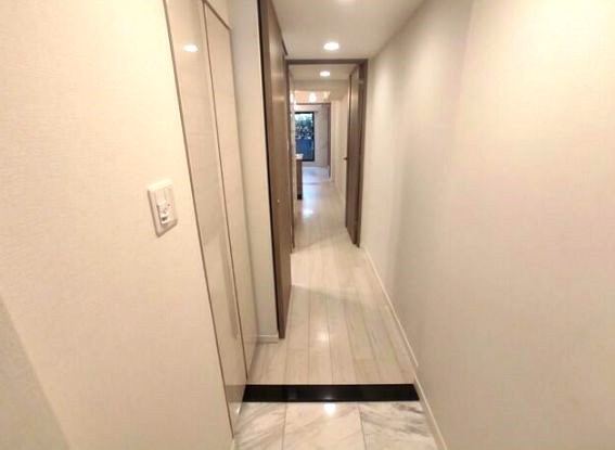 (玄関)