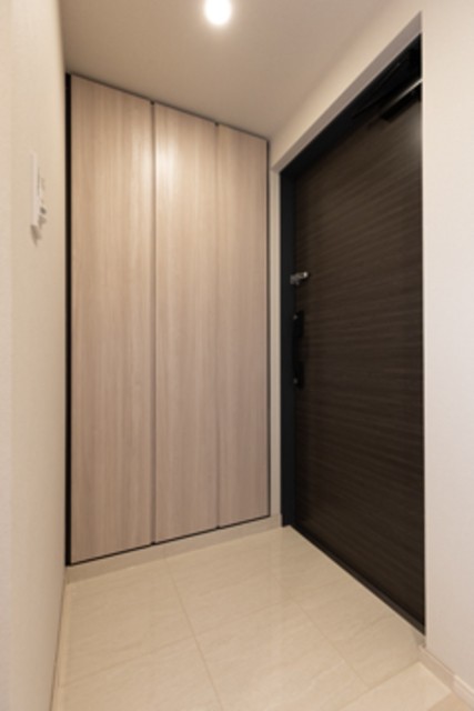 ※写真は同タイプ住戸です。(玄関)