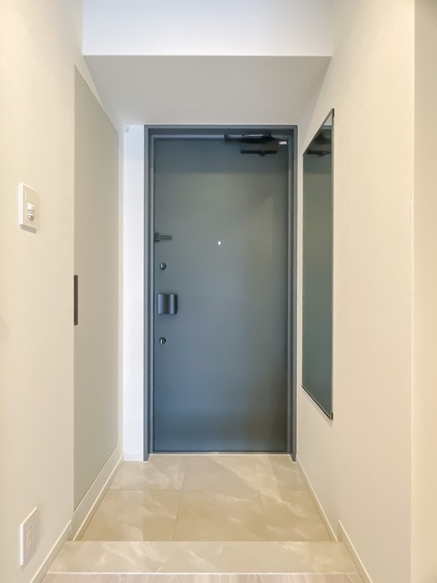 ※写真は同タイプ住戸です。(玄関)