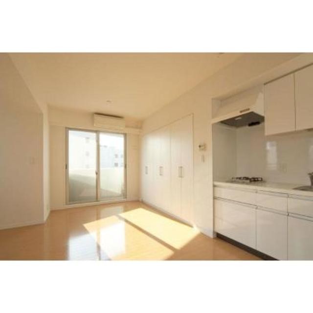 ※写真は同タイプ住戸です。(居間)