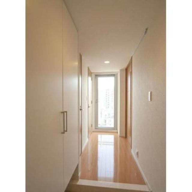 ※写真は同タイプ住戸です。(玄関)