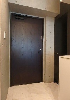 (玄関)