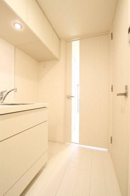 ※同仕様写真含む(玄関)