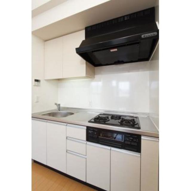 ※写真は同タイプ住戸です。(キッチン)