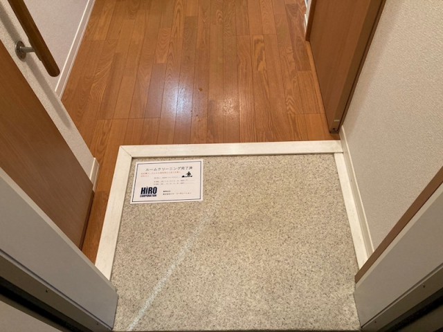 (玄関)